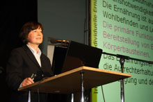 Foto: Dipl. med. Steffi Gessner spricht auf dem Pfälzer Naturheiltag 2010 in Landau/Pfalz